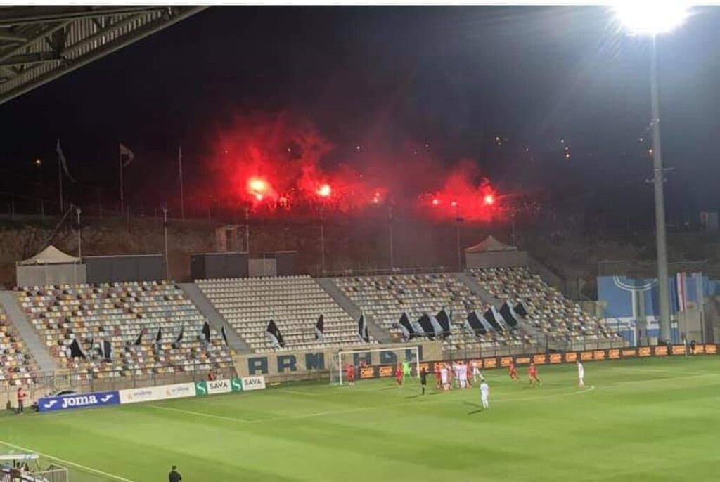 Άγριο ξύλο στο πάρκινγκ μετά από ματς στην Κροατία (photos+videos)