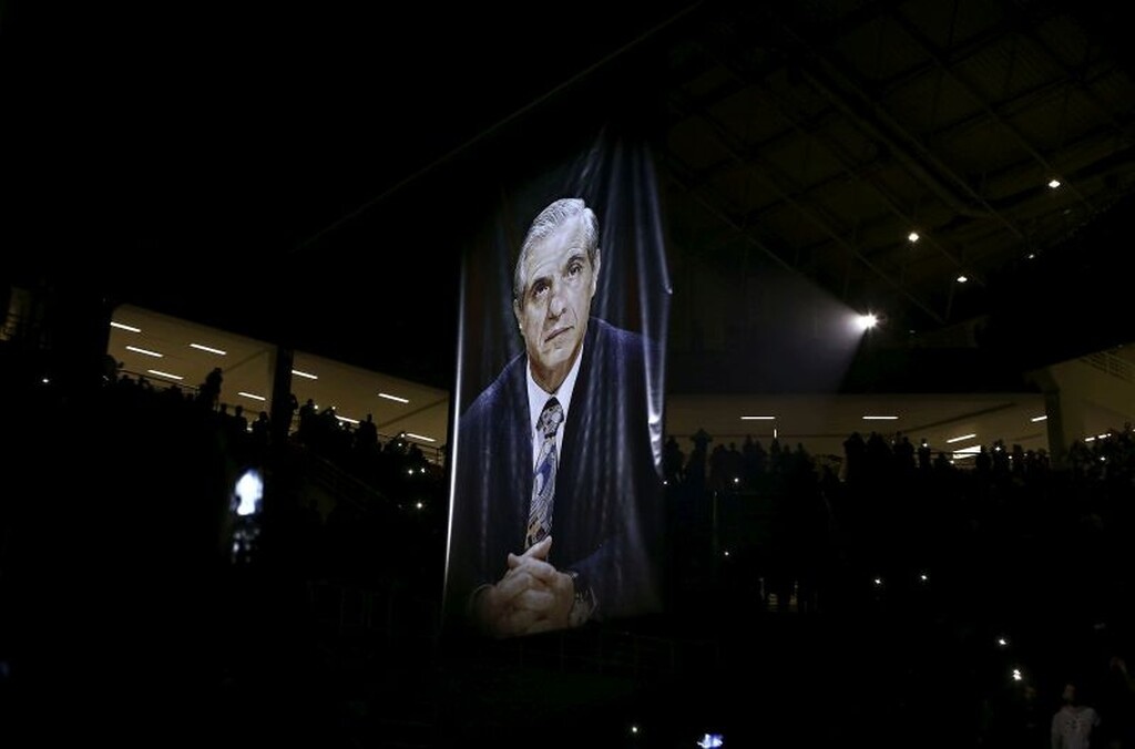Το λάβαρο του Παύλου Γιαννακόπουλου στον «ουρανό» του ΟΑΚΑ