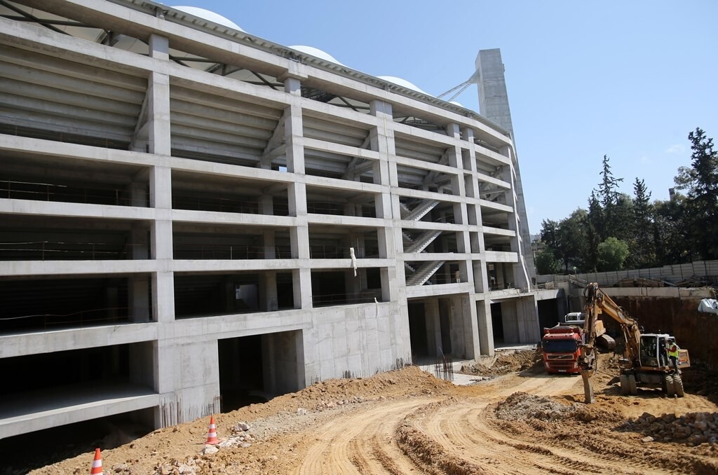 ΑΕΚ-Παναθηναϊκός: «Κιτρινόμαυρη» εξέδρα έξω από την Αγιά Σοφιά (photos)