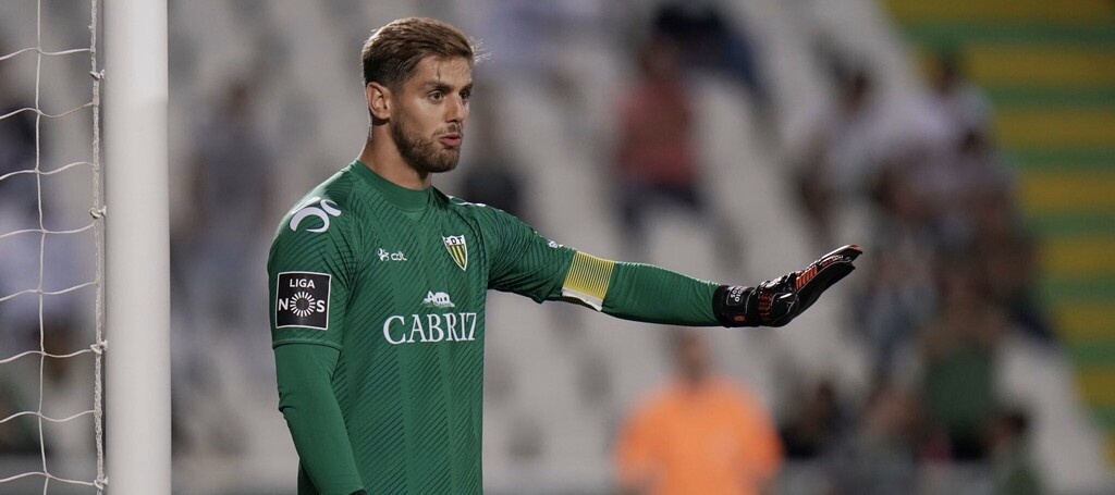 Ο 28χρονος γκολκίπερ μένει ελεύθερος από την Τοντέλα και τον γνωρίζει πολύ καλά ο Πέδρο Μαρτίνς. Ο Ράμος θέλει να κάνει το παραπάνω βήμα στην καριέρα του.