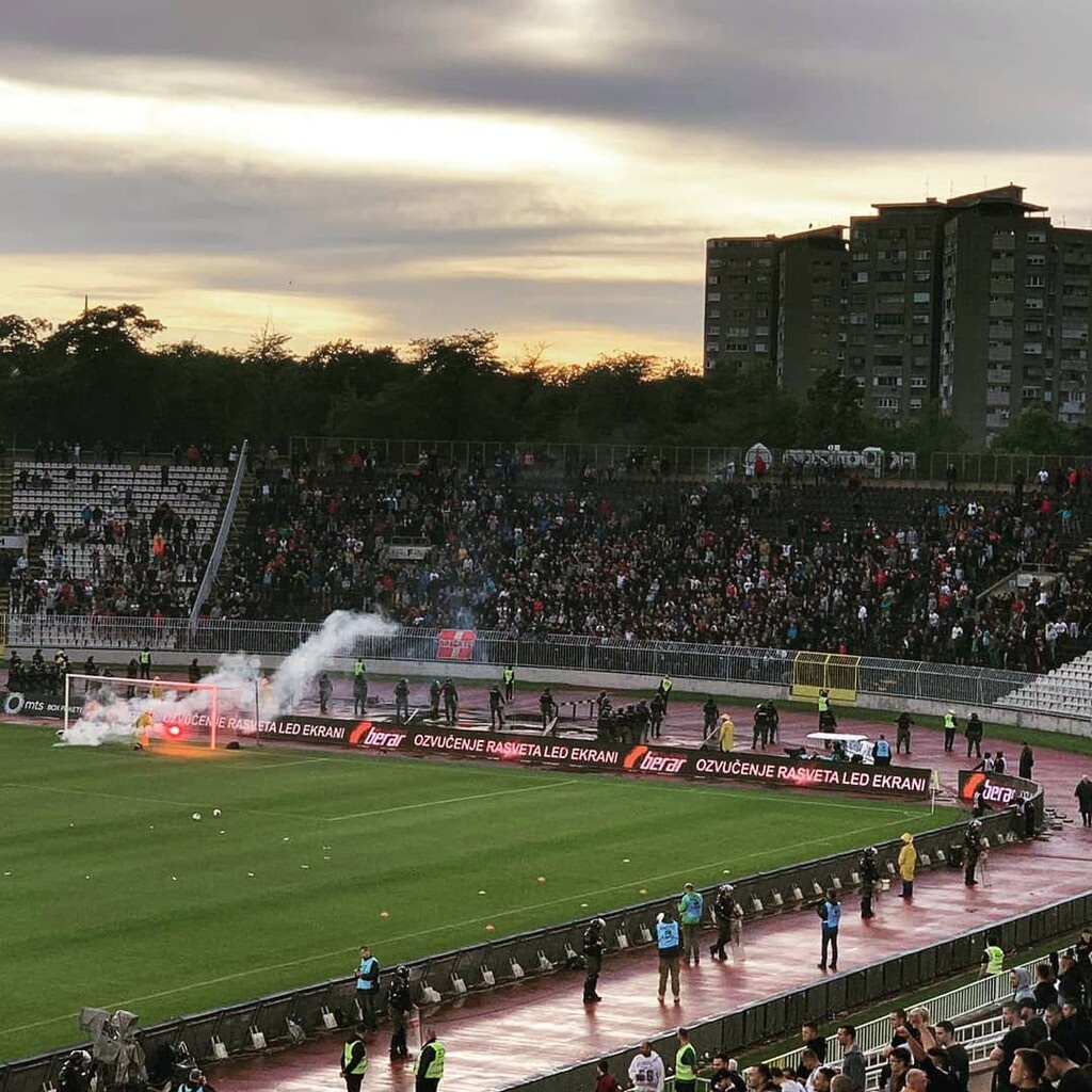 Ούτε ο κορονοίός δεν τους πτοεί: 20.000 οπαδοί σε ντέρμπι (video+photos)