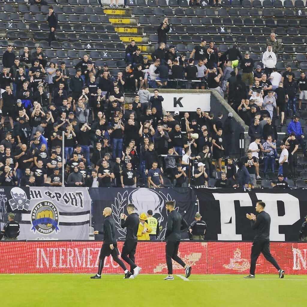 Ούτε ο κορονοίός δεν τους πτοεί: 20.000 οπαδοί σε ντέρμπι (video+photos)