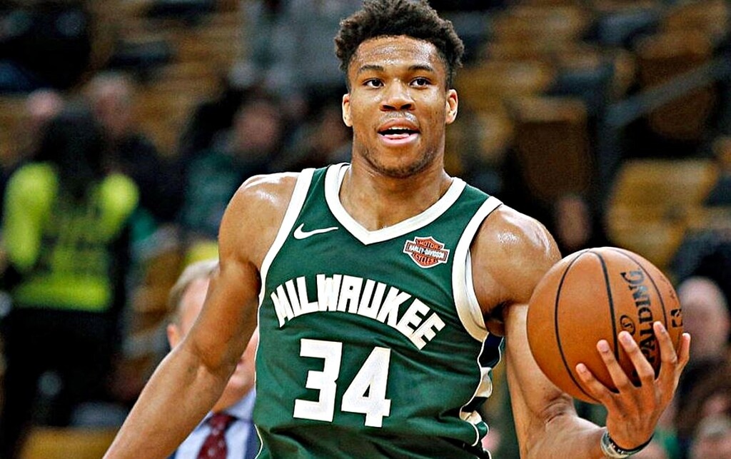 Είναι μια πολυπολιτισμική ομάδα, αλλά δεν νομίζω ότι ο Γιάννης έχεις τις ίδιες σκέψεις όπως ένας Αμερικανός σταρ, οπότε θα έλεγα ότι το Τορόντο δεν έχει σπουδαίες πιθανότητες, αλλά δεν θα το ξέγραφα».