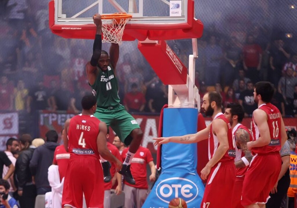 Όταν ο Παναθηναϊκός έβγαλε… σκούπα στο ΣΕΦ (video+photos)