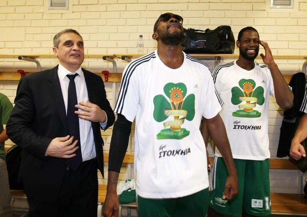 Όταν ο Παναθηναϊκός έβγαλε… σκούπα στο ΣΕΦ (video+photos)