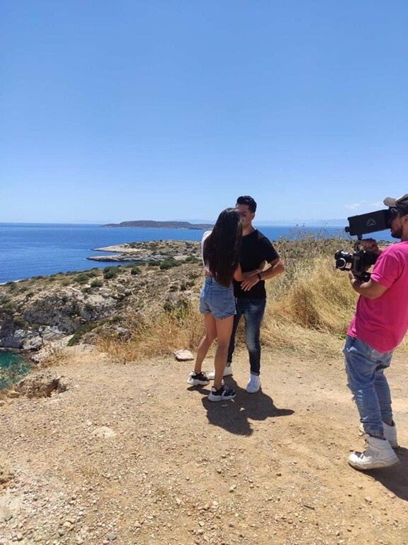 Θανάσης Βασιλάκος: Backstage από το νέο του video clip με πρωταγωνίστρια τη Φελίσια Λαπάτη