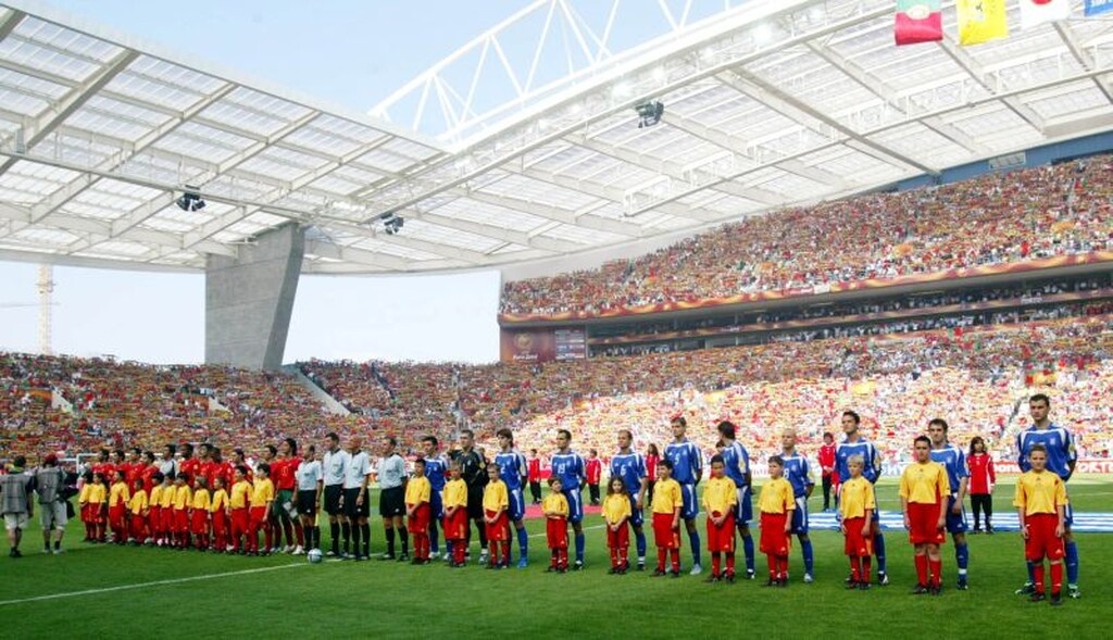 Euro 2004: Η πρεμιέρα που οδήγησε στο απόλυτο έπος (video+photos)