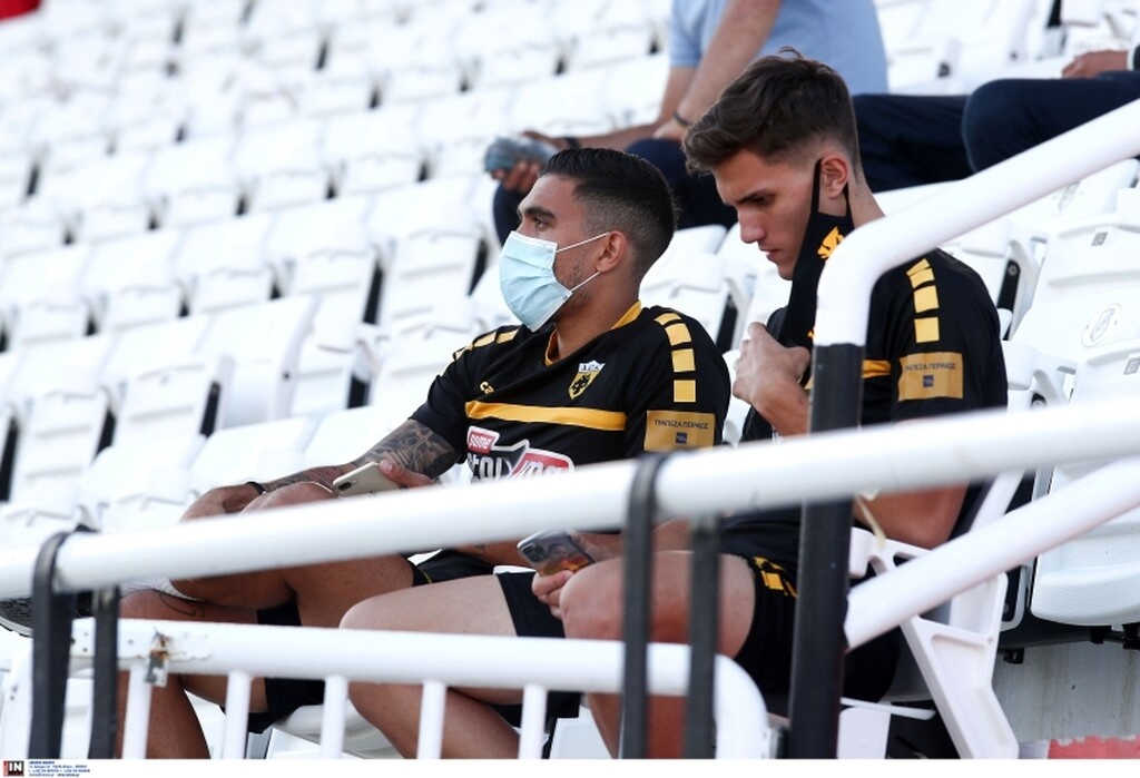 ΟΦΗ-ΑΕΚ: Γι' αυτό έστειλε στην εξέδρα τον Κλωναρίδη ο Καρέρα (photos)