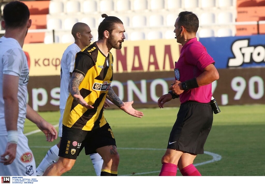 ΟΦΗ-ΑΕΚ: Το «κάρφωσε» ο Λιβάγια και «μανούριασε» με Μαρινάκη (photos&video)
