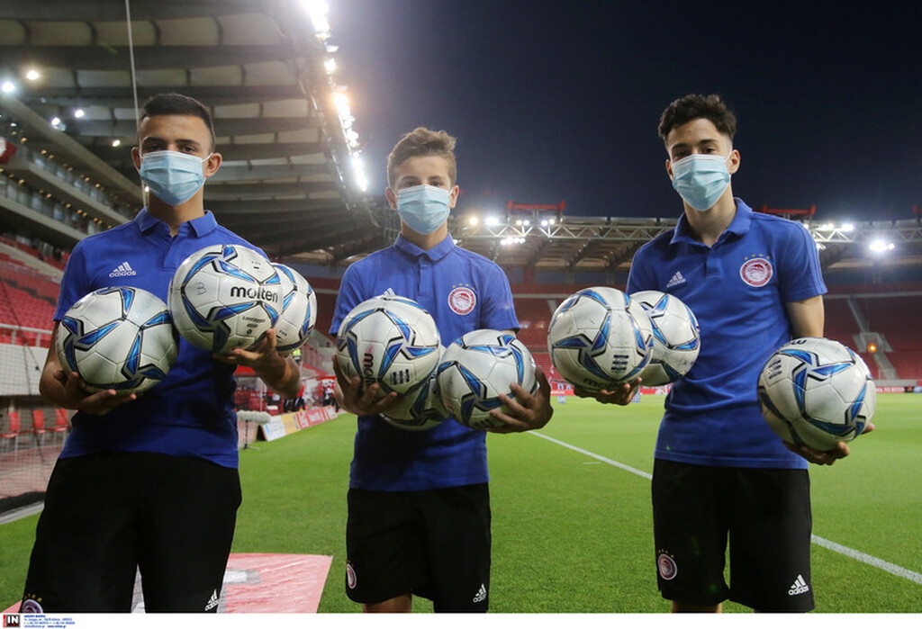 Το ματς του Ολυμπιακού με τον Άρη σε εικόνες