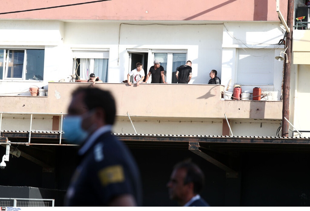 ΟΦΗ-ΑΕΚ: Σε μπαλκόνια και ταράτσες, καυτό το «Γεντί Κουλέ»! (video+photos)