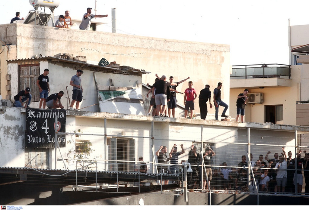 ΟΦΗ-ΑΕΚ: Σε μπαλκόνια και ταράτσες, καυτό το «Γεντί Κουλέ»! (video+photos)