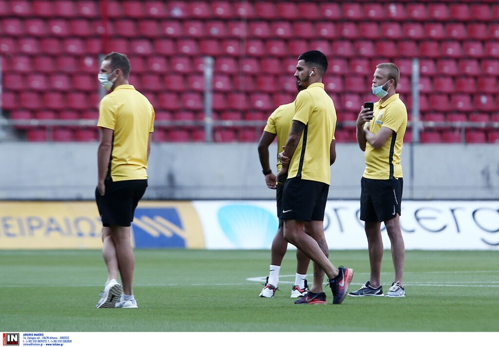 Ολυμπιακός: Με Σισέ στην ενδεκάδα (photos)