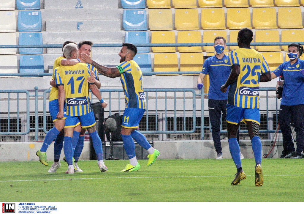 Παναιτωλικός-Λάρισα 3-0: «Ανάσα» με show Μουνιέ (photos)