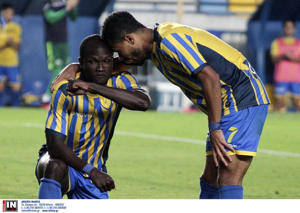Παναιτωλικός-Λάρισα 3-0: «Ανάσα» με show Μουνιέ (photos)