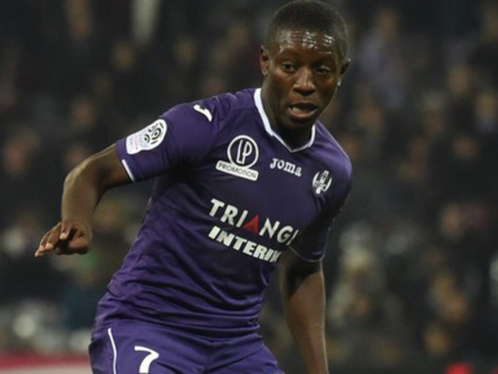 Αν και στη Γαλλία αναφέρουν ότι οι Πειραιώτες δεν αποκλείεται να δώσουν ένα μικρό ποσό στην ομάδα του για να διευκολύνουν την υπόθεση