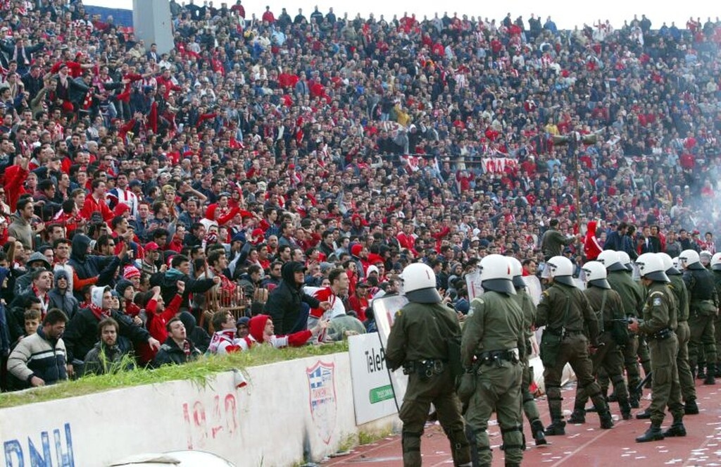 Όπως υποστηρίζουν, πρόκειται για επίθεση από οπαδούς του Ολυμπιακού...