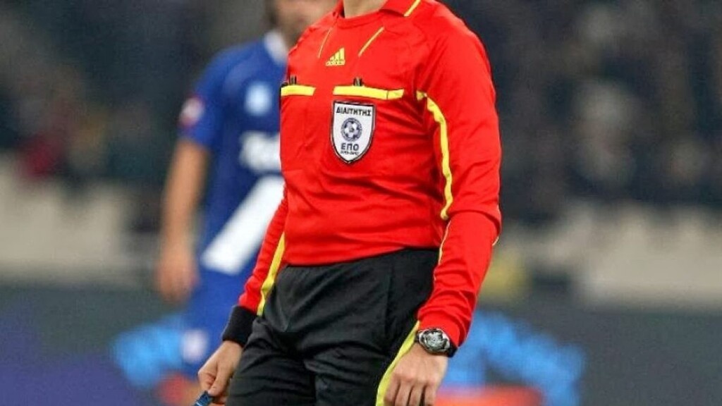 Δε δίστασε να πει πως υπήρχαν φορές που το τηλέφωνο «χτυπούσε» και του έλεγαν να... προσέξει!