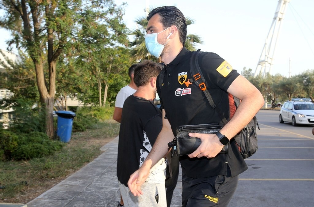 ΑΕΚ-Άρης: Η άφιξη της Ένωσης στο ΟΑΚΑ (photos+video)