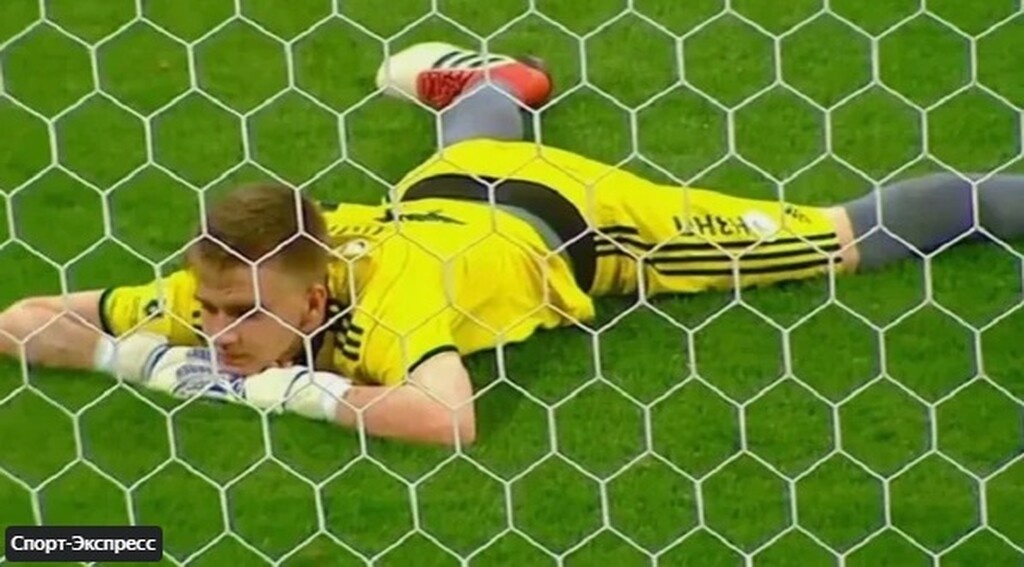 Δεν υπάρχει: Τερματοφύλακας στη Ρωσία έφαγε 10 γκολ και... βγήκε MVP! (videos+photos)