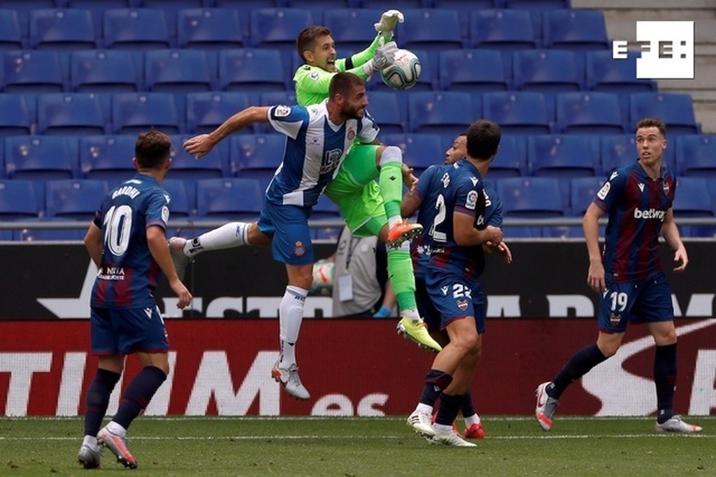 La Liga: Η Λεβάντε κράτησε στον βυθό την Εσπανιόλ