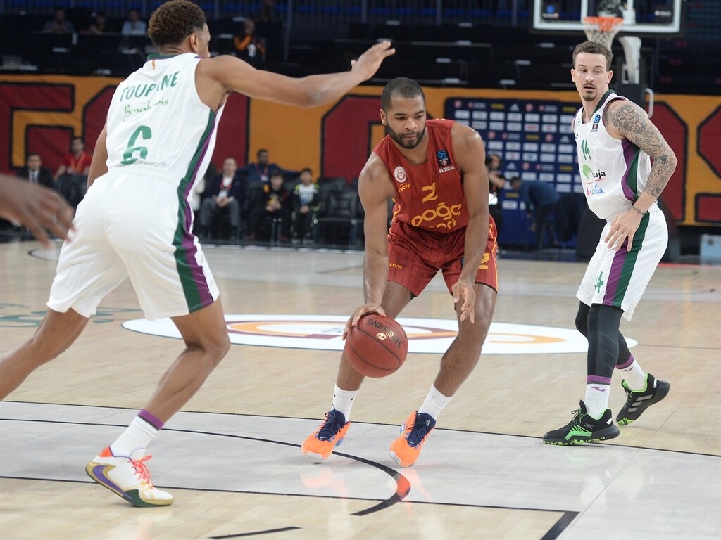 Παίκτης του Ολυμπιακού είναι με κάθε επισημότητα ο Άαρον Χάρισον, επιβεβαιώνοντας το ρεπορτάζ του Onsports!