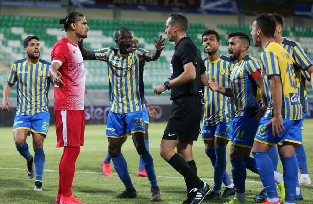 Ξάνθη – Παναιτωλικός: Σοκαριστική καρατιά και αποβολή! (video+photos)