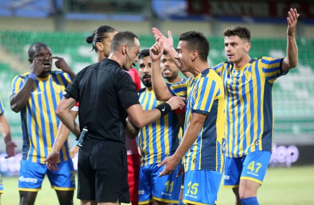 Ξάνθη – Παναιτωλικός: Σοκαριστική καρατιά και αποβολή! (video+photos)