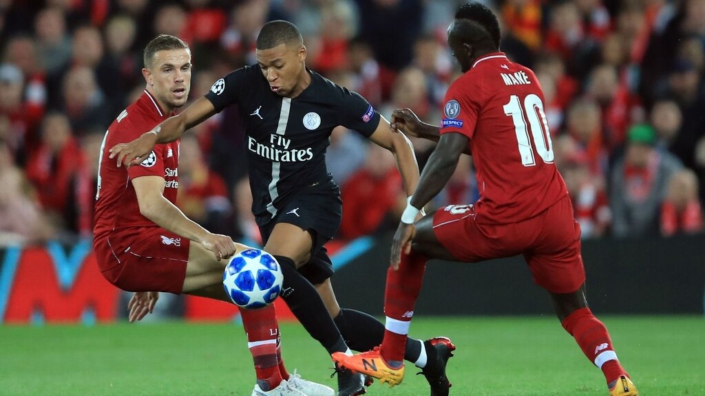 Κιλιάν Εμπαπέ, με τη Λίβερπουλ να δείχνει διατεθειμένη να προσφέρει το αστρονομικό ποσό των 220 εκατομμυρίων ευρώ και τον Σαντιό Μανέ, ως έμψυχο αντάλλαγμα