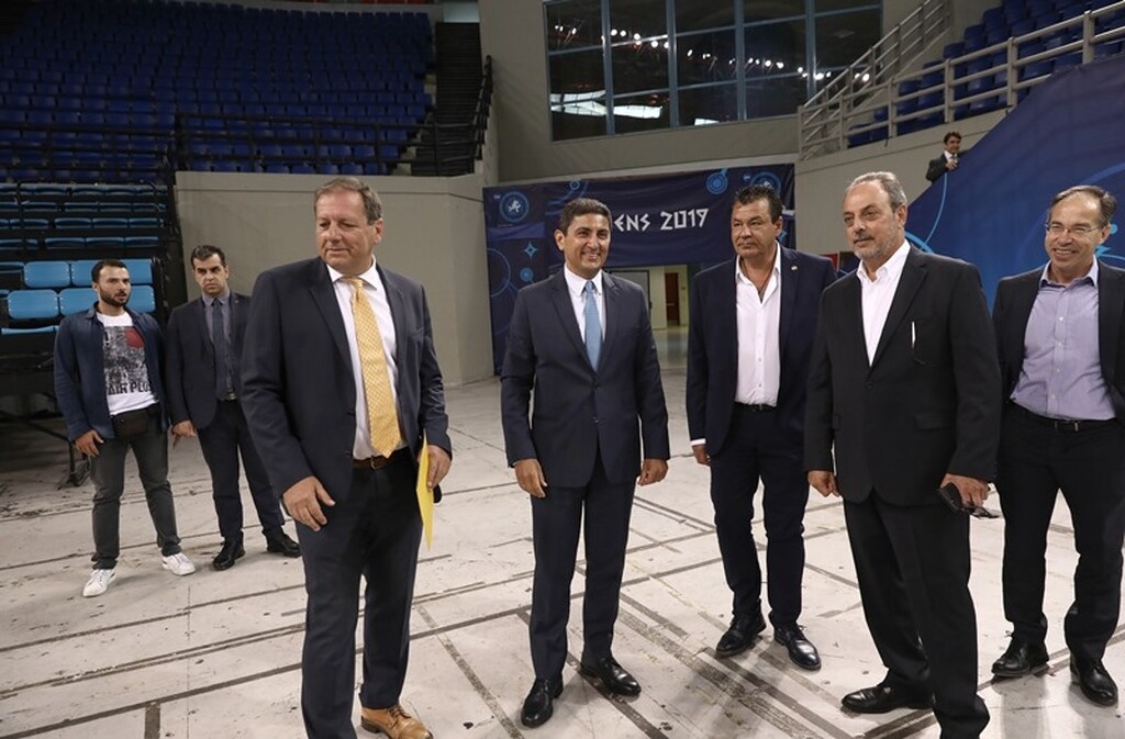 Αγγελόπουλος: «Η Βασίλισσα μπαίνει στο παλάτι της» (photos+videos)