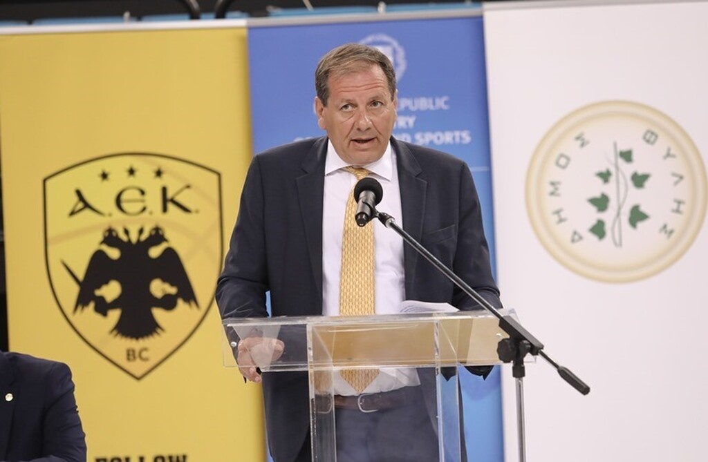 Αγγελόπουλος: «Η Βασίλισσα μπαίνει στο παλάτι της» (photos+videos)