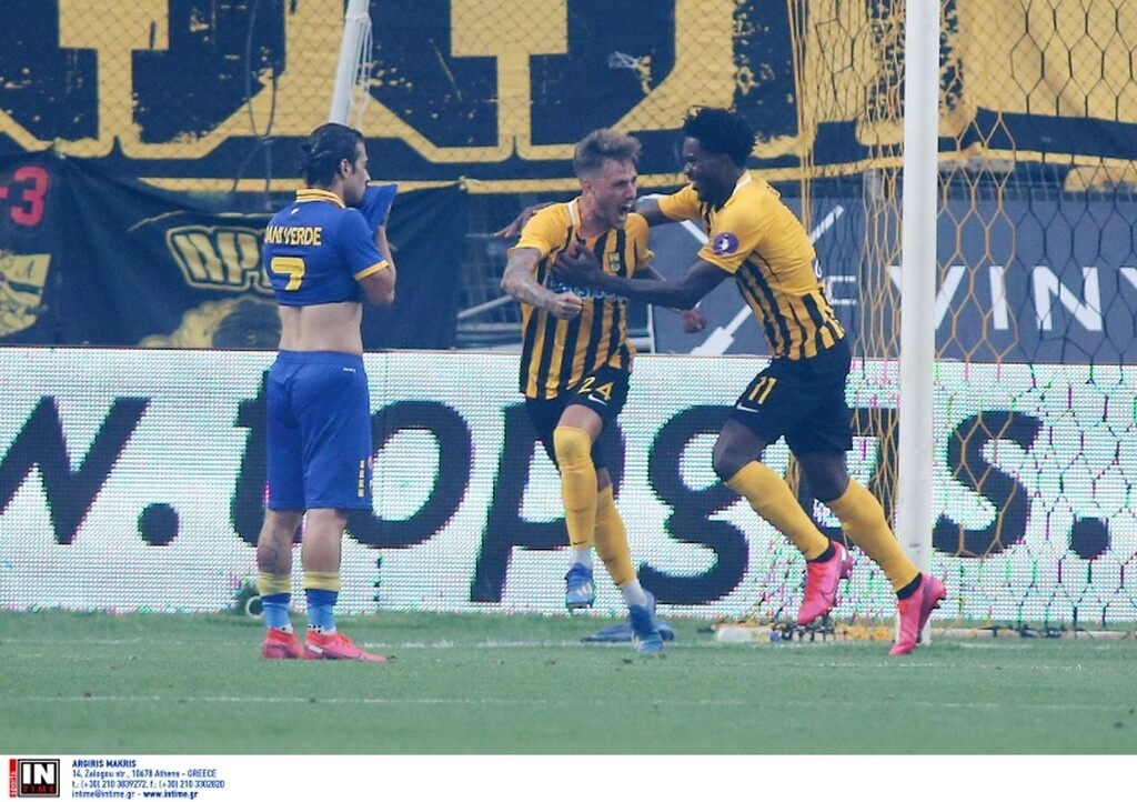 Άρης-ΑΕΚ: Το σοκ μετά το γκολ του Μαντσίνι (photos)