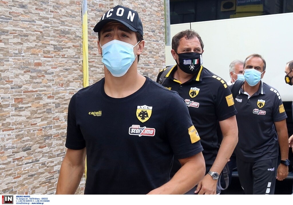 Άρης-ΑΕΚ: Οπαδοί στο «Βικελίδης», αποδοκιμασίες στην αποστολή της Ένωσης (photos)