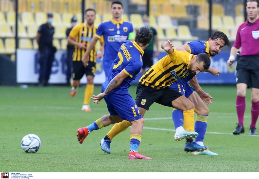 Άρης-ΑΕΚ: Το σοκ μετά το γκολ του Μαντσίνι (photos)