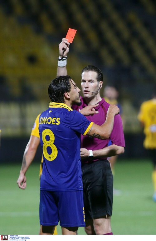 Απίστευτο: 3 κόκκινες σε 3 λεπτά η ΑΕΚ, ποιοι χάνουν τον Ολυμπιακό (photos)