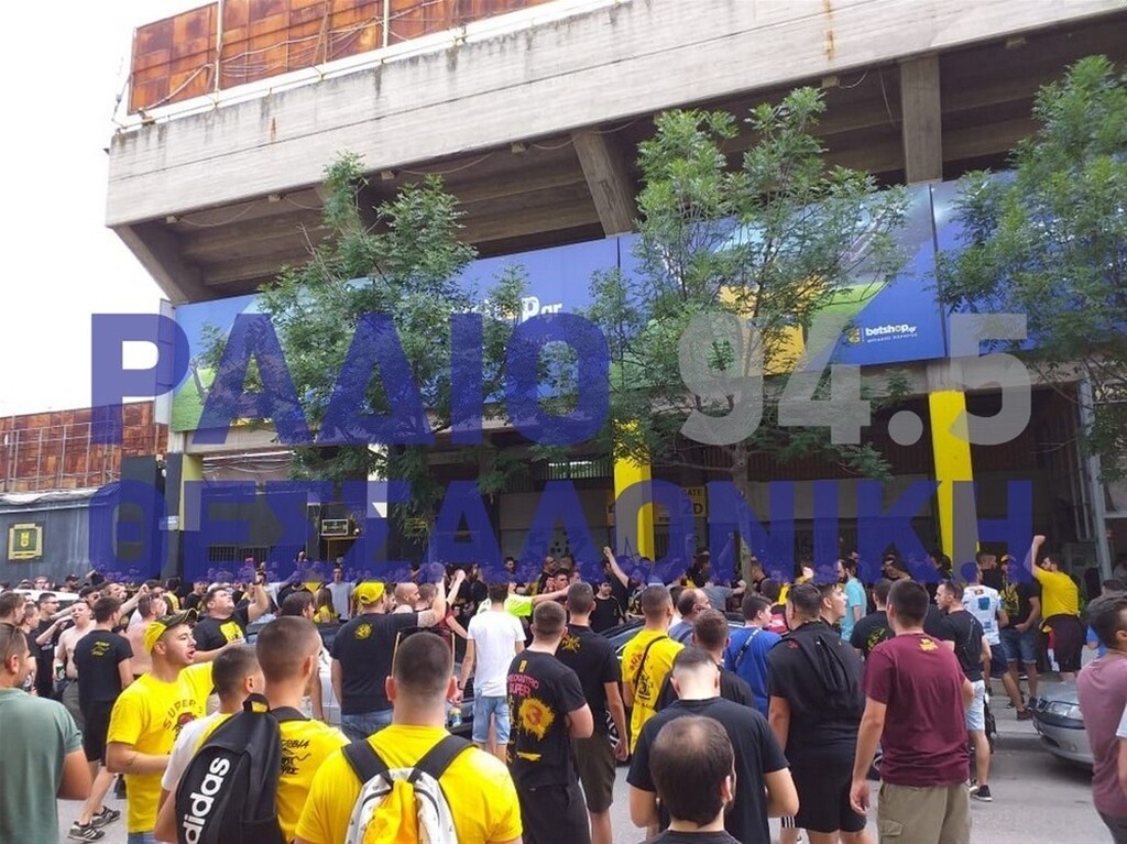 Άρης-ΑΕΚ: Έκαναν... κερκίδα και έβαλαν «φωτιά» στον ημιτελικό (photos&videos)