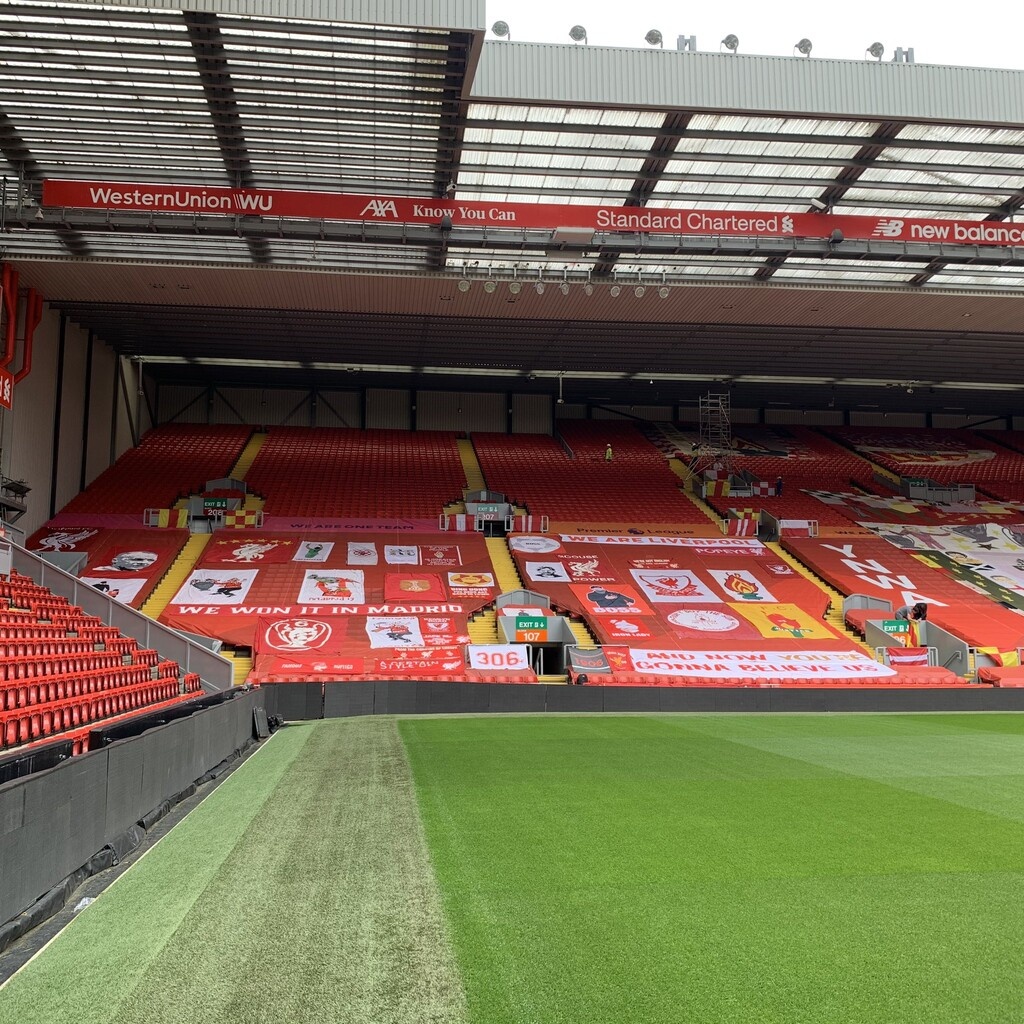 Λίβερπουλ: Γέμισε πανό το «Άνφιλντ» (photos+video)