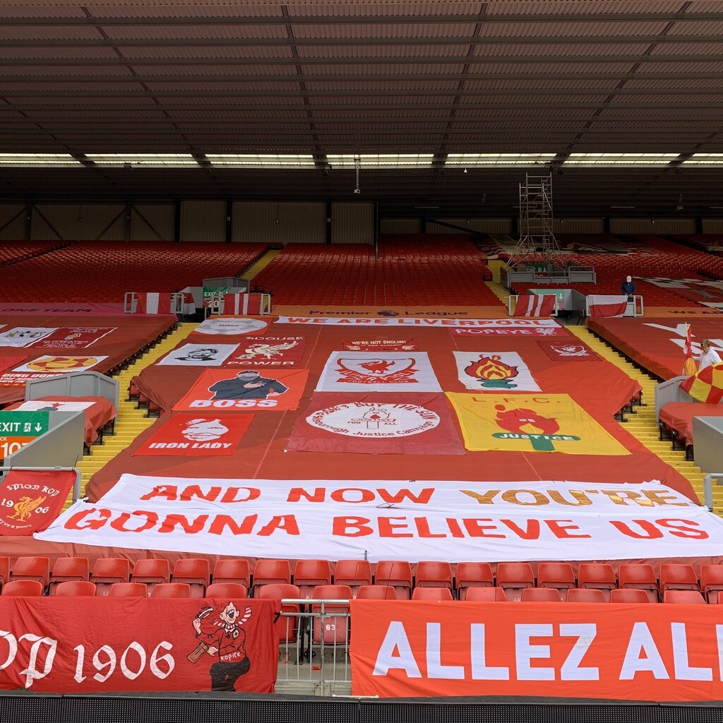 Λίβερπουλ: Γέμισε πανό το «Άνφιλντ» (photos+video)