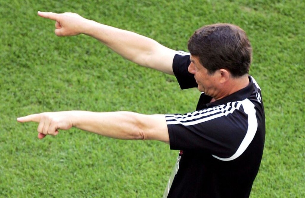 Euro 2004: Κι ο Λιζαραζού, ακόμα… ψάχνει τον Ζαγοράκη! (videos+photos)