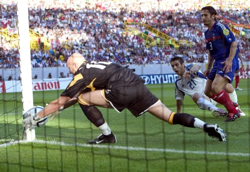 Euro 2004: Κι ο Λιζαραζού, ακόμα… ψάχνει τον Ζαγοράκη! (videos+photos)