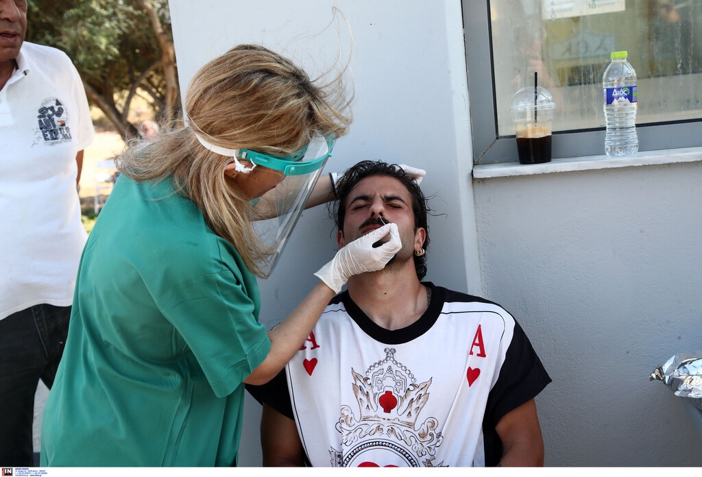 ΑΕΚ: Θα το παλέψει για Ολυμπιακό ο Λόπες, «τρέχει» για Τούμπα ο Μπακάκης