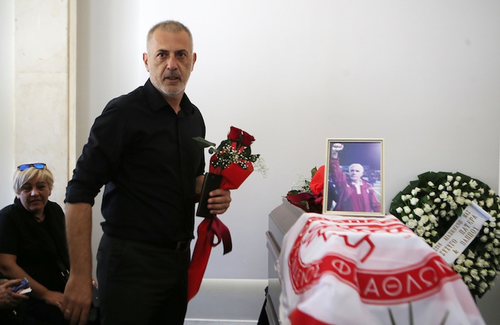 Ήταν όλοι εκεί... Το τελευταίο αντίο στο Νίκο Αλέφαντο (photos)