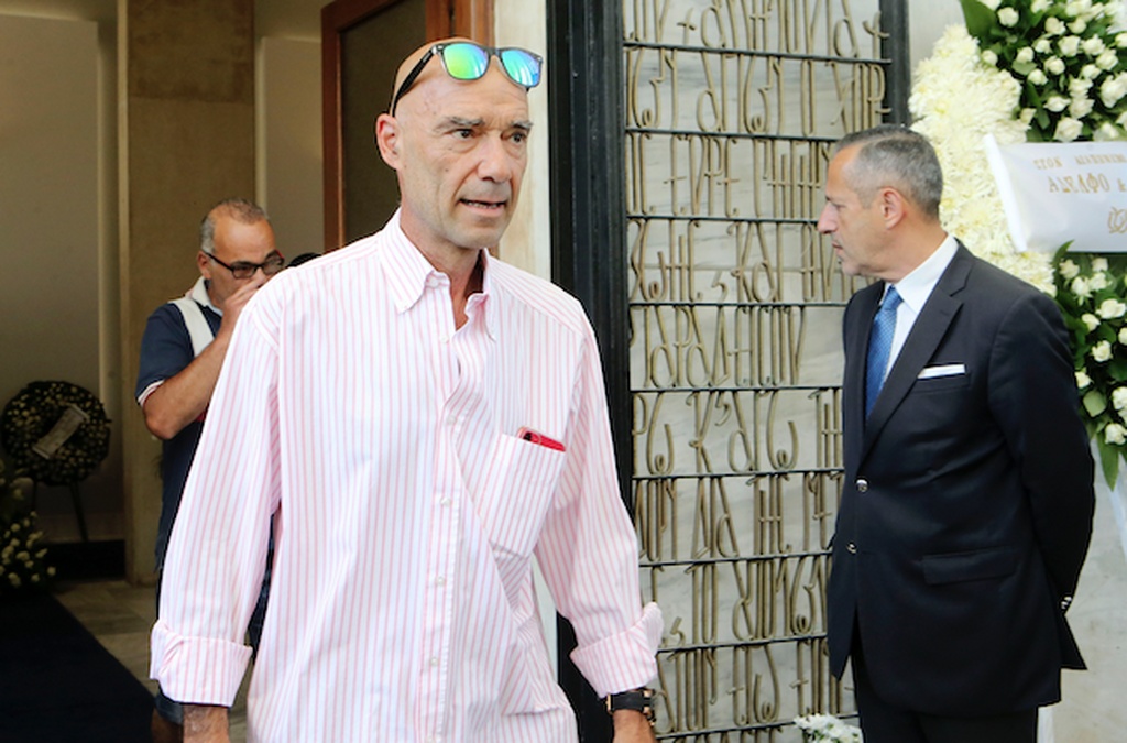 Ήταν όλοι εκεί... Το τελευταίο αντίο στο Νίκο Αλέφαντο (photos)