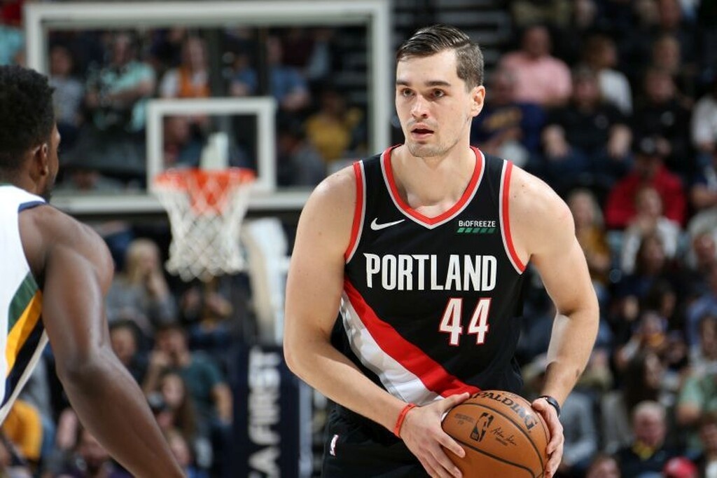 Μάριο Χεζόνια