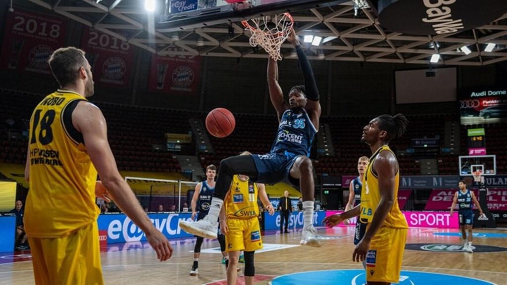 Γερμανία: Έκανε το comeback η Άλμπα (video+photos)
