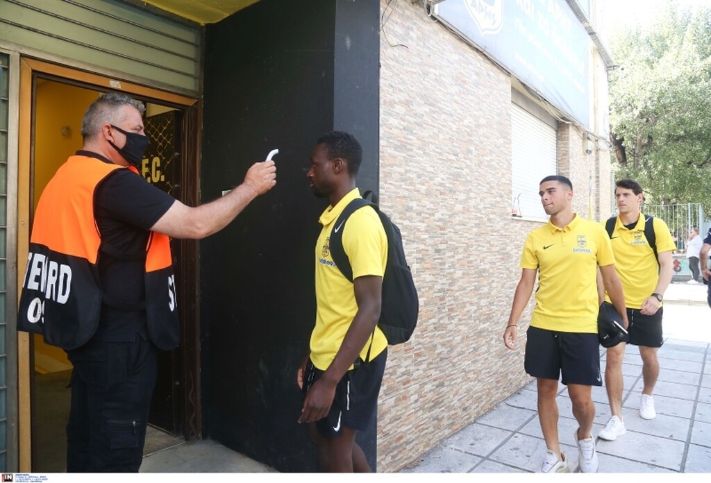 Άρης-ΠΑΟΚ: Λαχτάρισαν στο «Βικελίδης, λιποθύμησε από τη ζέστη (photos)