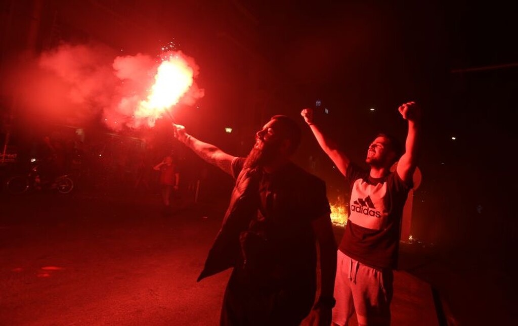 Ολυμπιακός: Στους δρόμους για το 45ο πρωτάθλημα οι οπαδοί (photos)