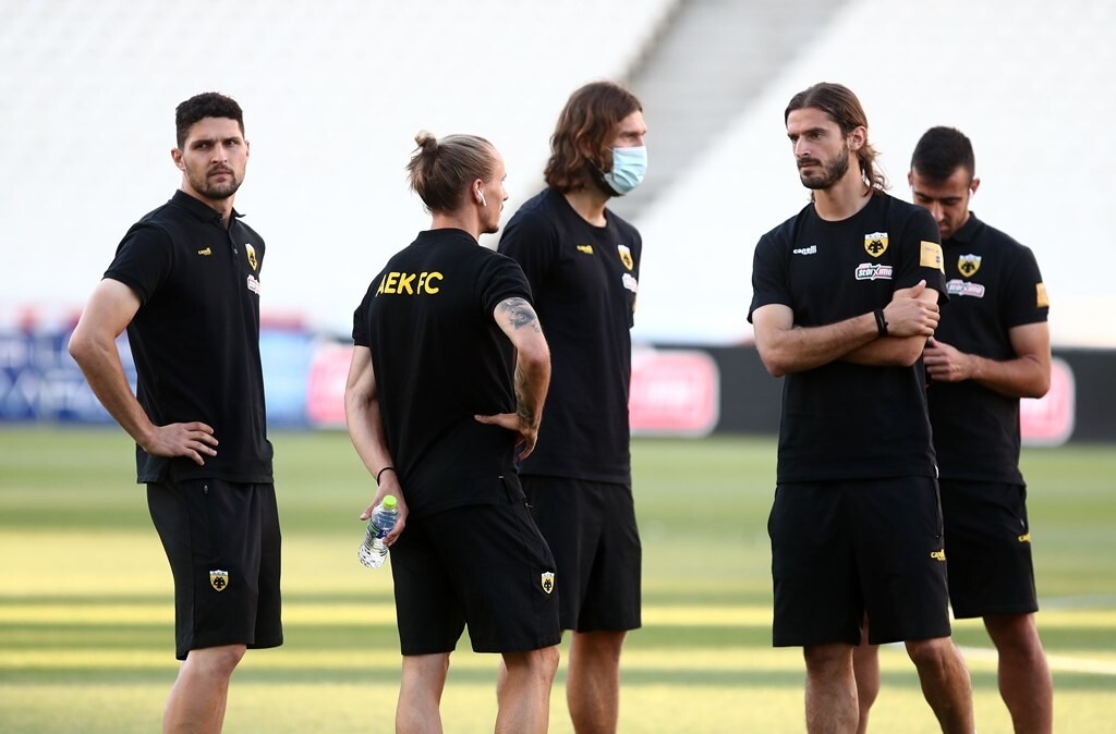 ΑΕΚ - Ολυμπιακός: Ενδεκάδα με Λιβάγια, Αραούχο