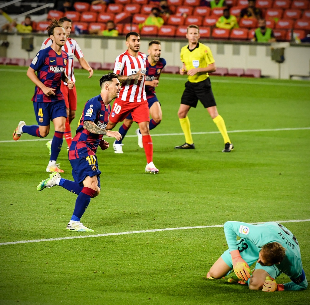 Έγραψε ιστορία ο Μέσι: Έφτασε τα 700 τέρματα (video+photos)