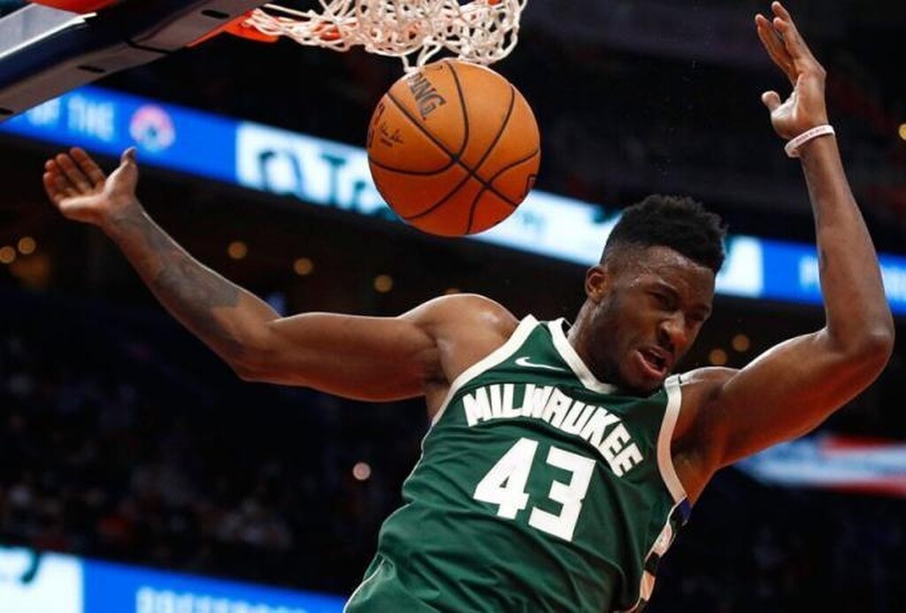 NBA: Το νέο λουκ του Θανάση Αντετοκούνμπο (photos)